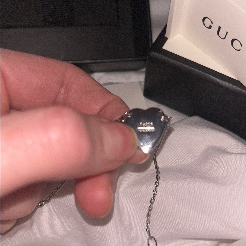 Authentic Gucci heart Sterling Silver Bracelet with original box & booklet - Picture 7 of 7